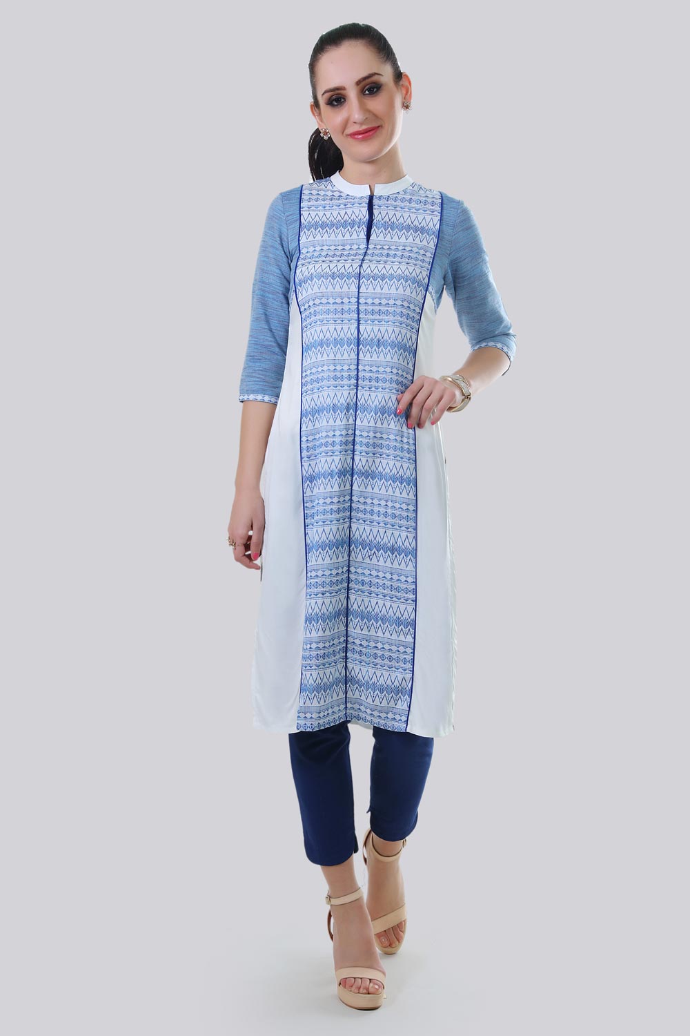 Blue & White Printed Mandarin Neck kurta