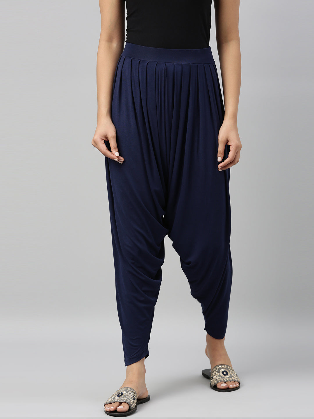 Women Solid Navy Patiala Pants