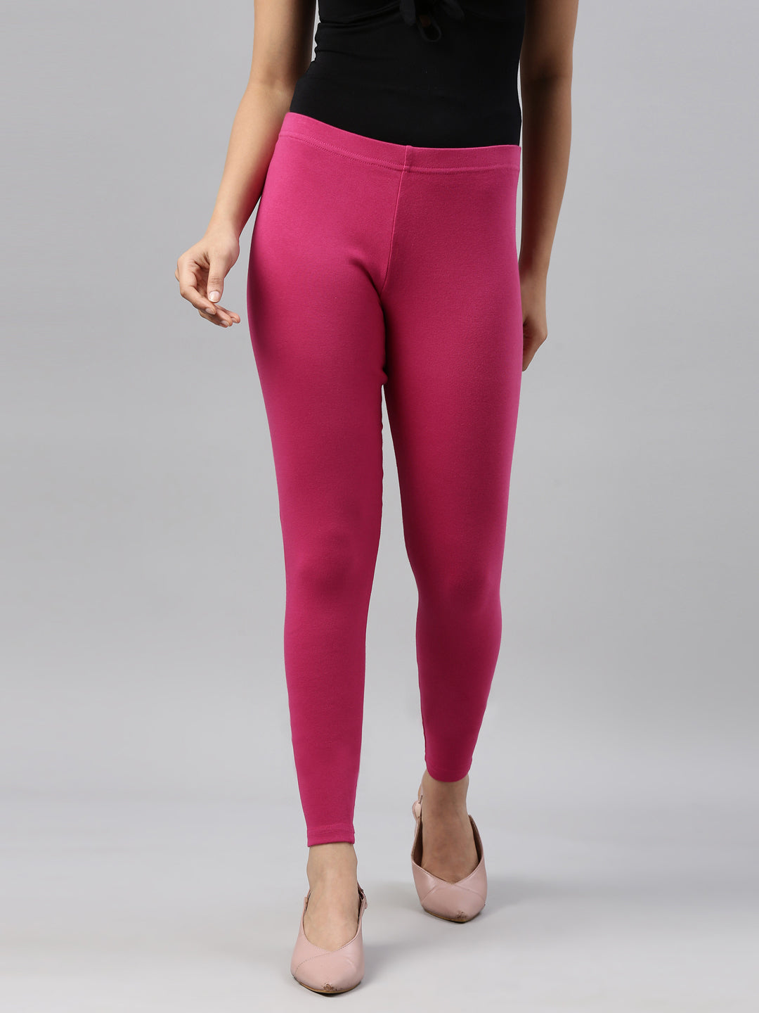 Ribbed Seamless Leggings - PinkS  Seamless leggings, Pink leggings, V shape