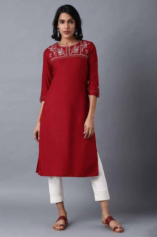 Maroon Round Neck Embroidered kurta