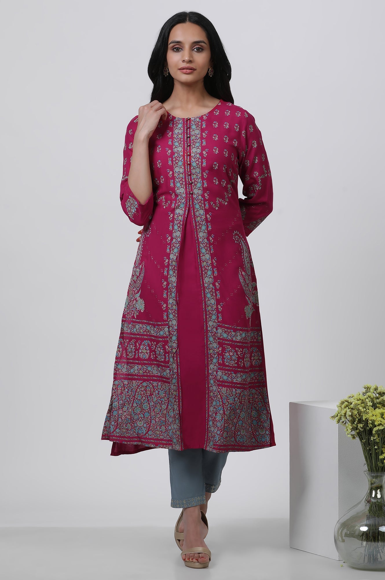 Pink Placement Printed Kurta And Blue Pants