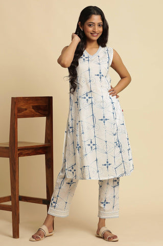 White Sleeveless Tie-Dye Kurta And Pants Set