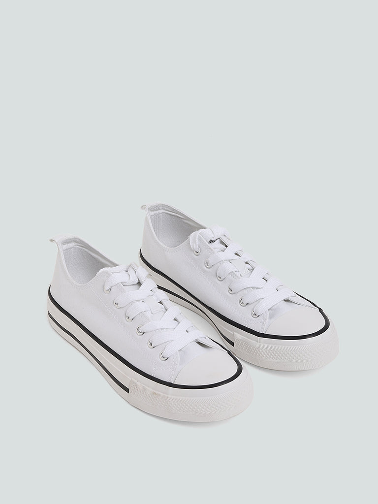 Plain shop canvas shoes