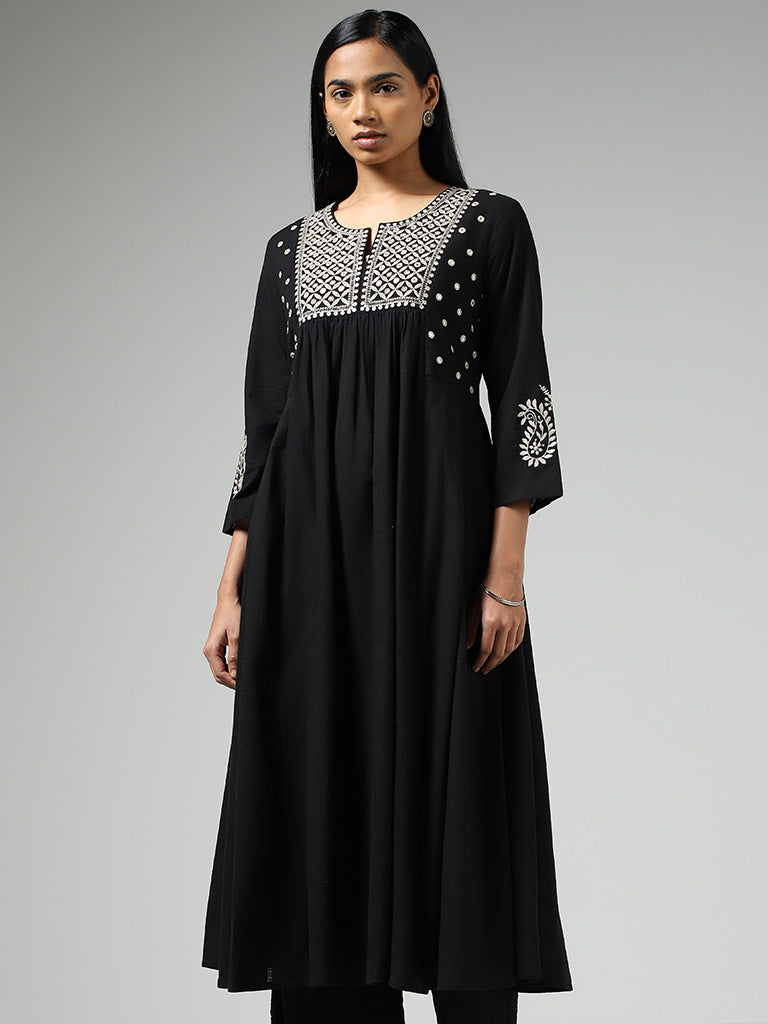 Women Black Mirror Embroidered Kurta