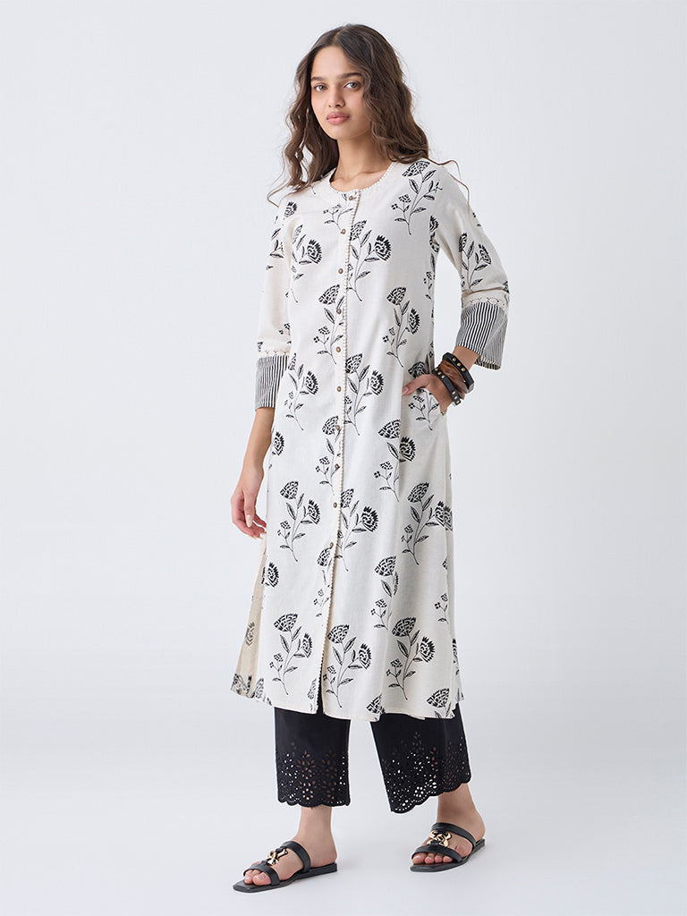 Utsa Off-White Floral Pattern Cotton-Blend A-Line Kurta
