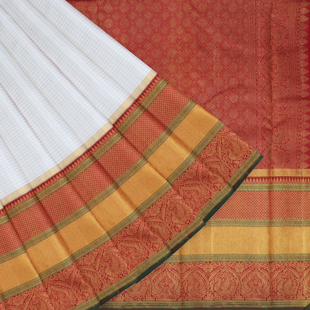 Buy Kanjivaram Checked Fine Cotton Saree with Zari Border Online at Best  Prices in India - JioMart.