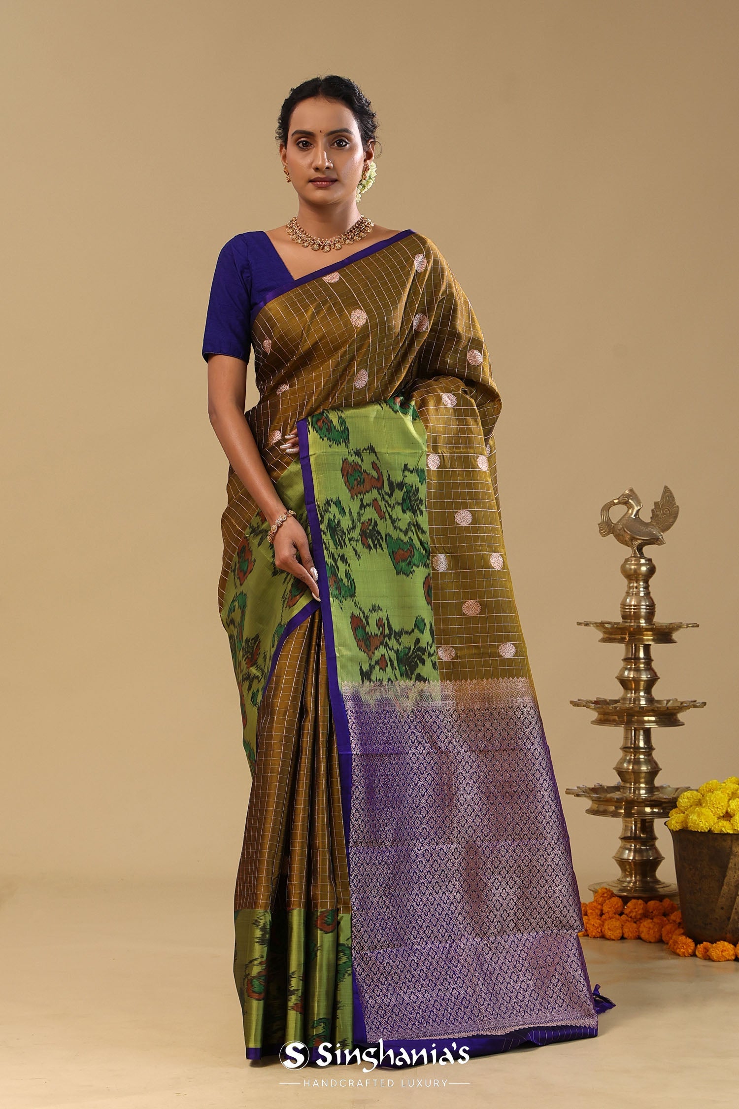 Brownish Green Kanjivaram Silk Saree With Contrast Border