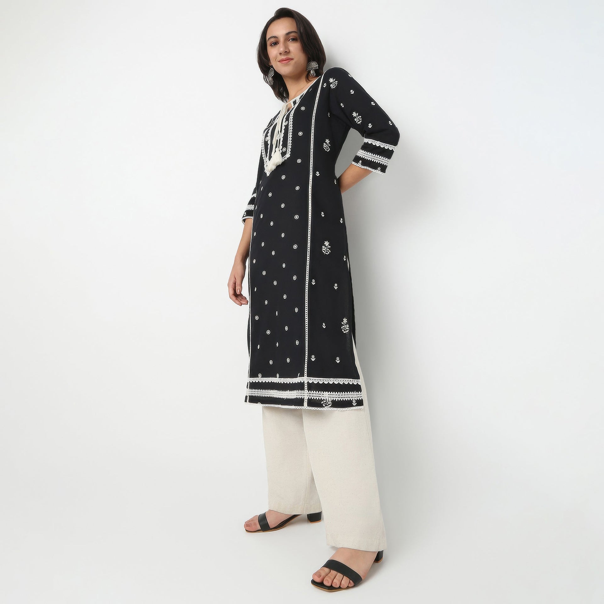 Below Knee Three-Fourth Sleeve Straight Fit Embroidered Kurta