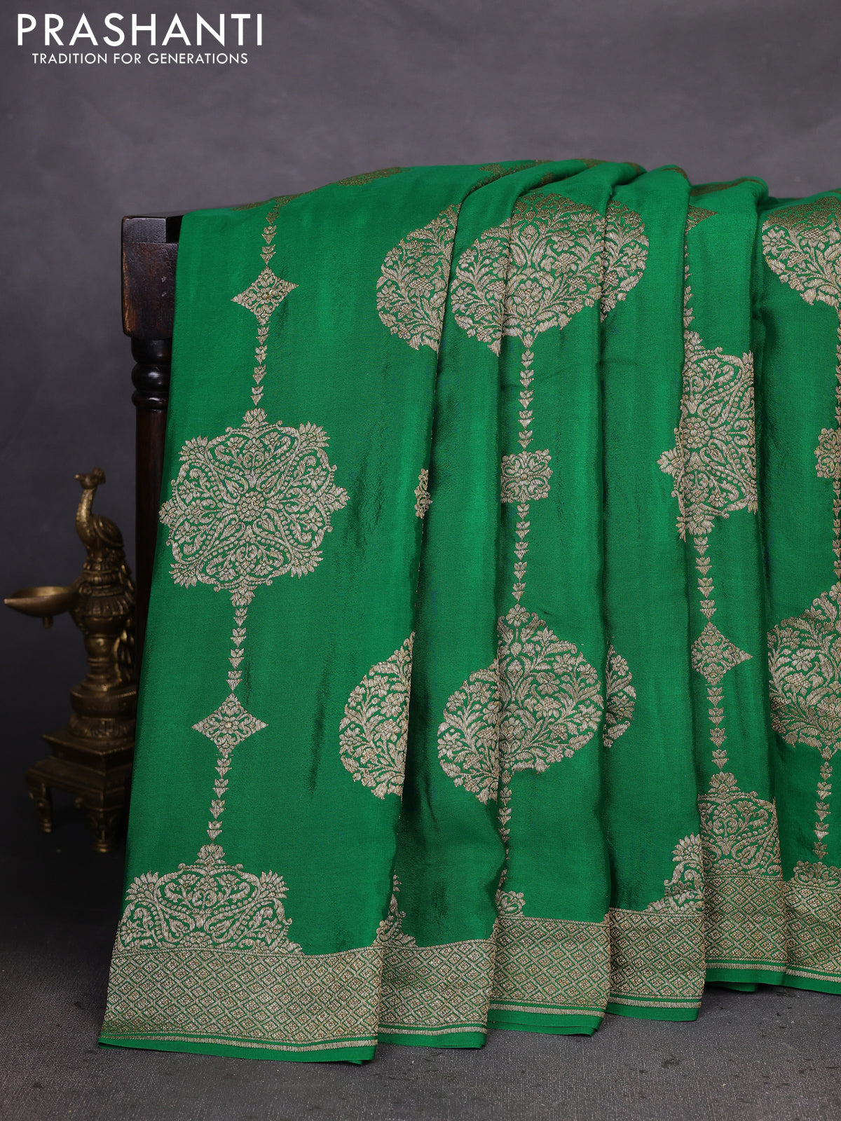 Banarasi crepe saree green and red with allover thread & zari weaves and woven border