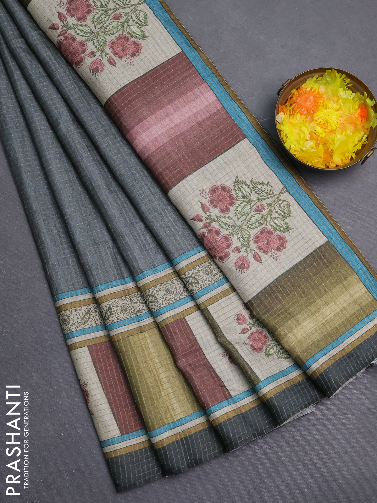Chappa saree grey with allover zari checked pattern and printed pallu