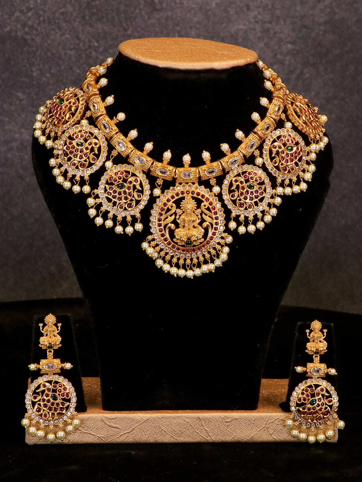Antique lakshmi necklace with cz and kemp stone