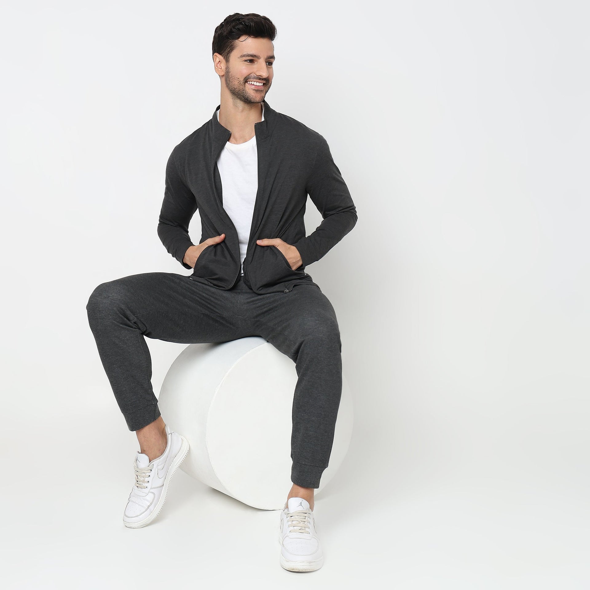 AirJack™ 24 - Regular Fit Solid Jacket With 2 Zip Pockets. LightWeight, breathable - perfect for all Weather.