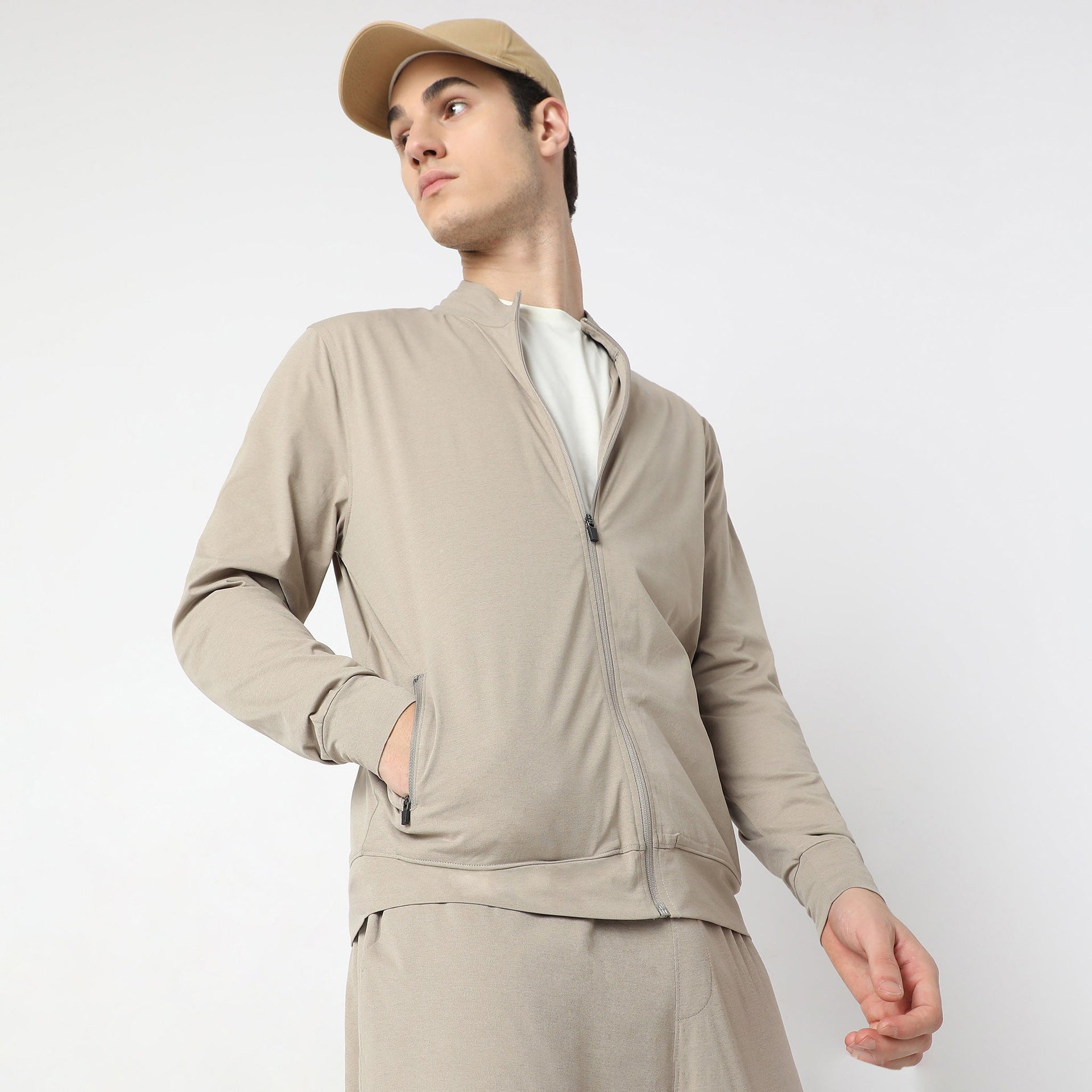 AirJack™ 25 – Air Dry® Regular Fit Jacket With 2 Zip Pockets. LightWeight, breathable - perfect for all Weather-On The Go