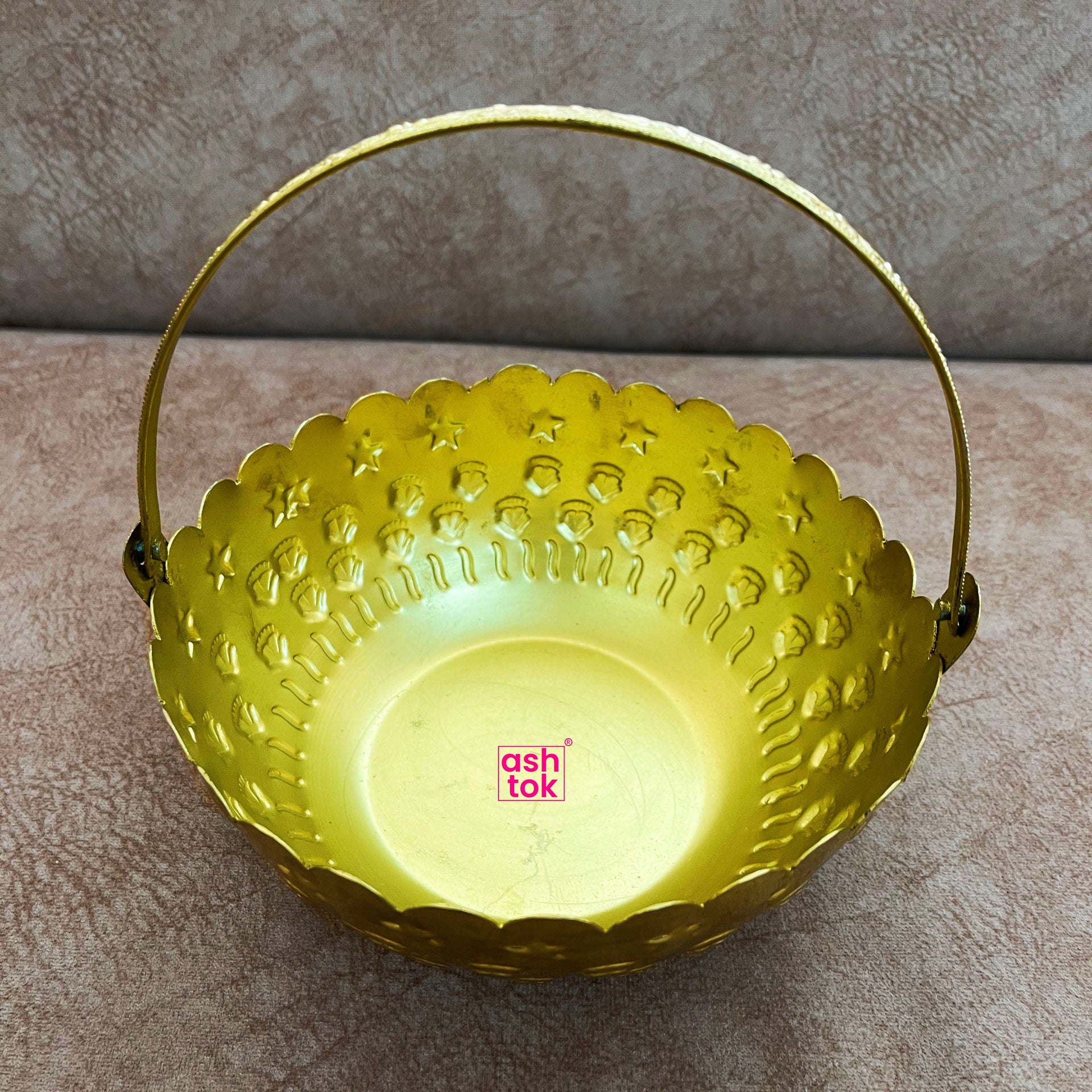 Gift Basket Gold Coated Flower Basket with Handle (Dia 6 Inches)