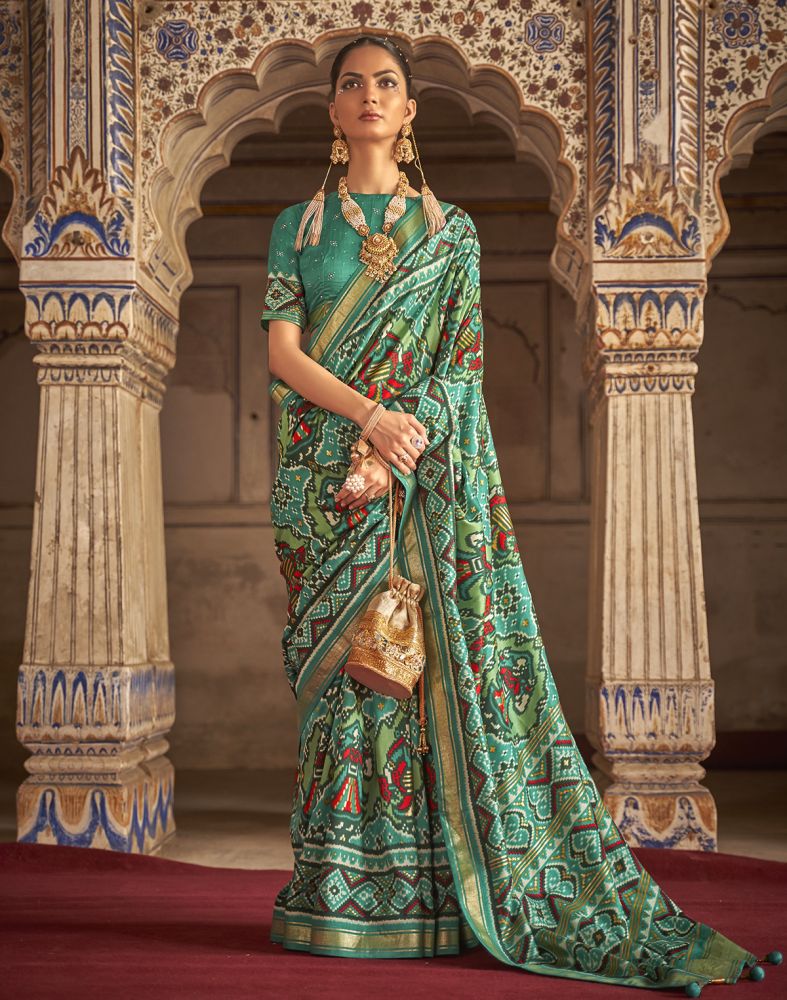 20 Stunning Models of Blue Sarees for All Occasions | Party wear sarees,  Saree designs, Indian sari dress