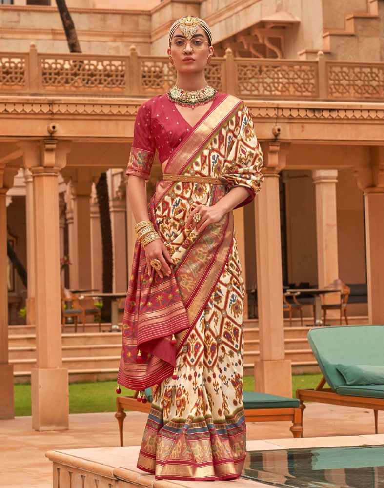 Elegant Pink Saree with Cream Sleeveless Blouse