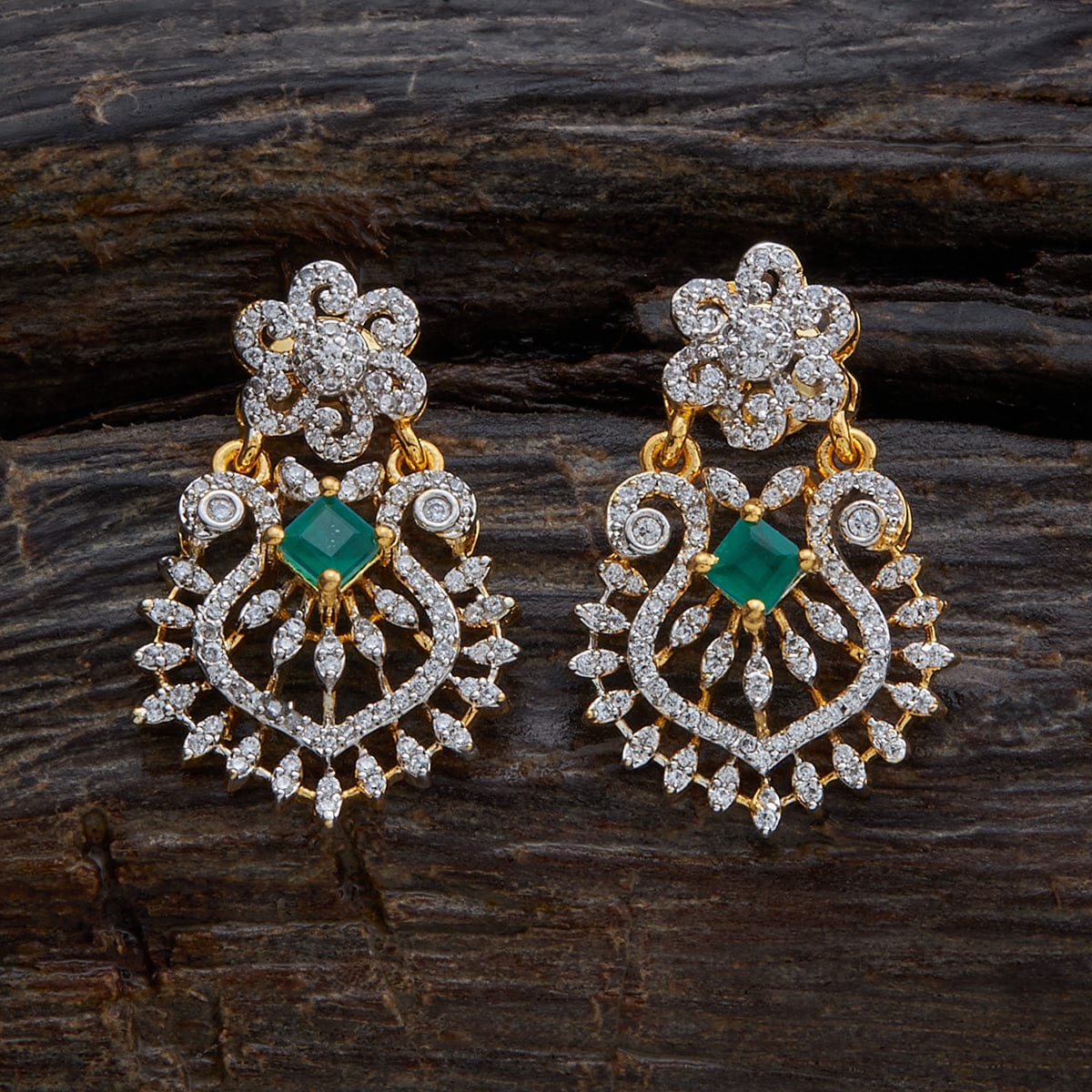 Buy Diamond Earrings by Vummidi Bangaru Jewellers