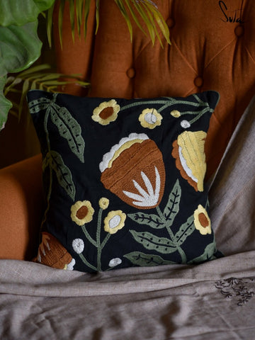 https://cherrypick.city/cdn/shop/files/summer-bloom-cushion-cover-988218_large.jpg?v=1703517377