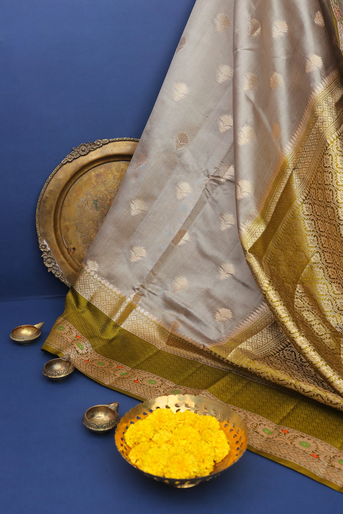 Chiniya Silk Grey Saree