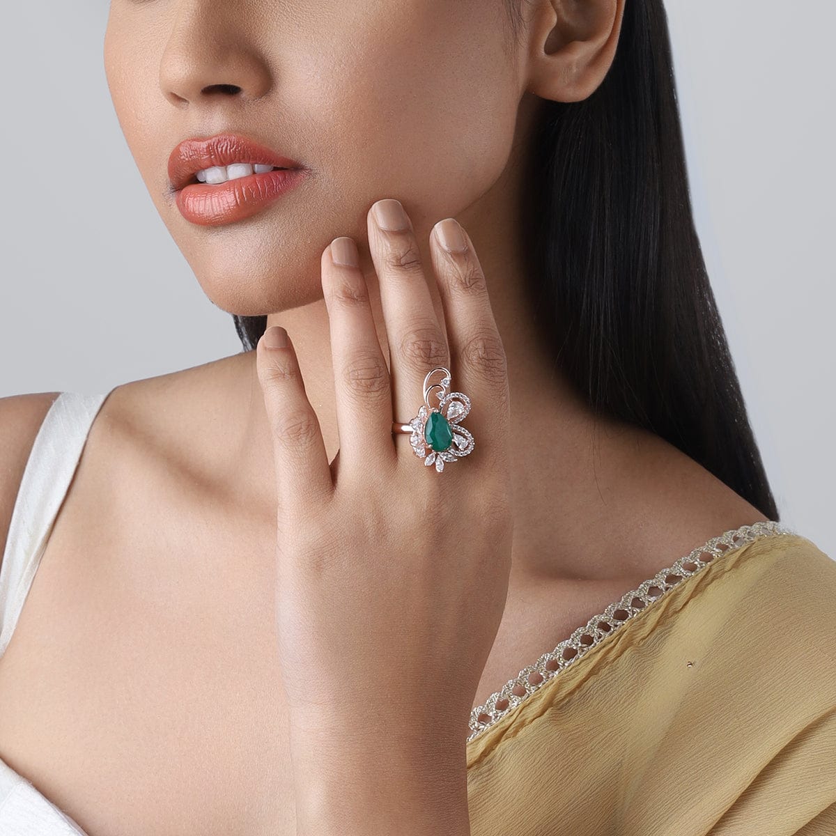 Divya Shakti Emerald / Panna Gemstone Panchadhatu Ring Natural AAA Quality  (Simple Design) - Divya Shakti Online