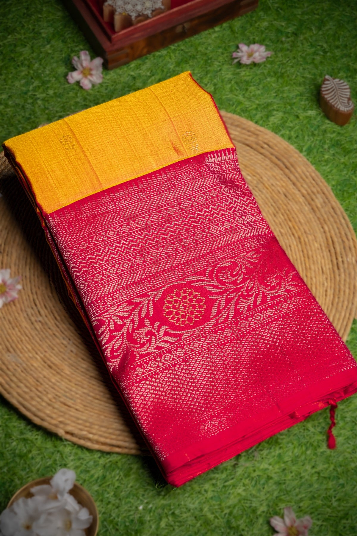 Varamahalakshmi Gold & Pink Coimbatore Buttis Saree